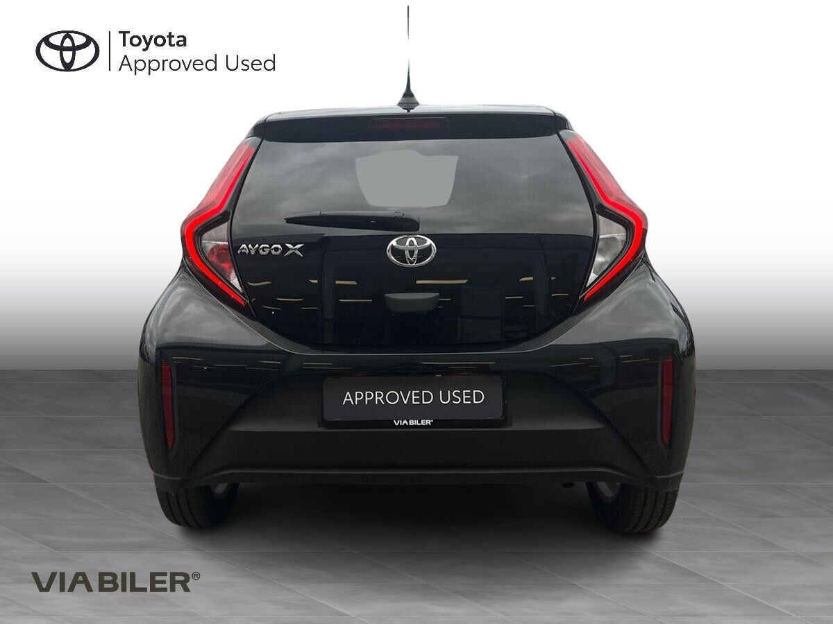 Sort Toyota Aygo X fra 2025