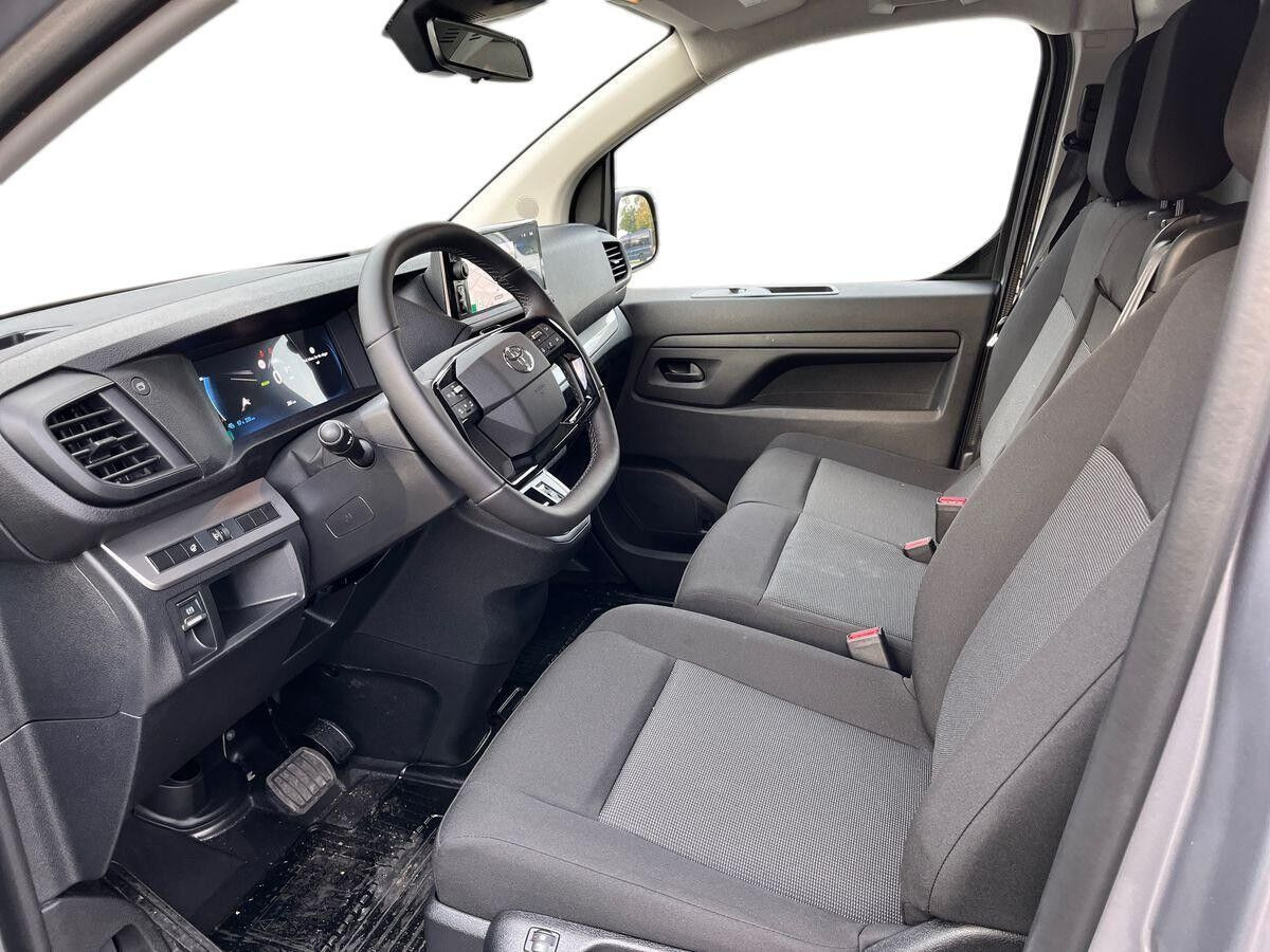 Grå Toyota Proace Electric fra 2026