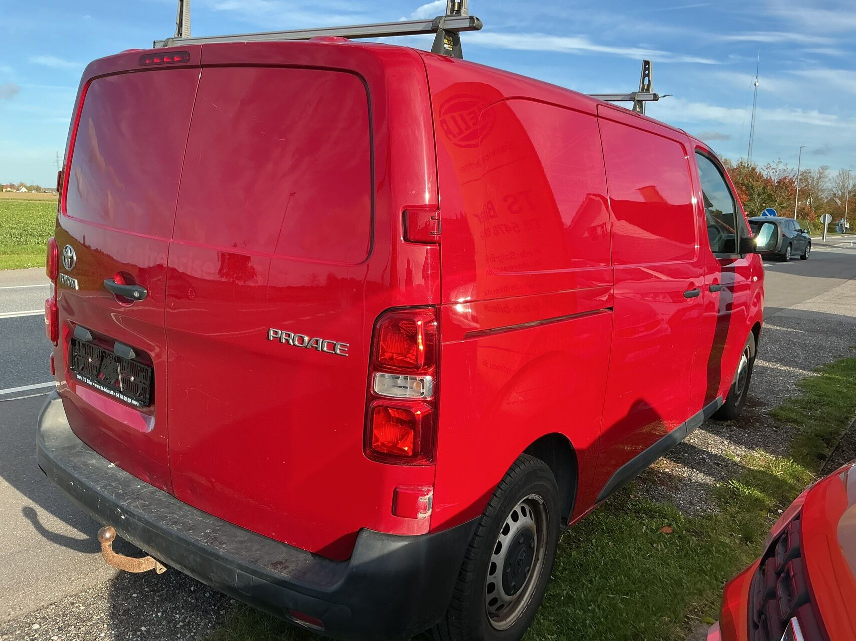 Rød Toyota ProAce fra 2020
