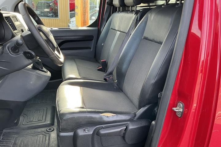 Rød Toyota ProAce fra 2020