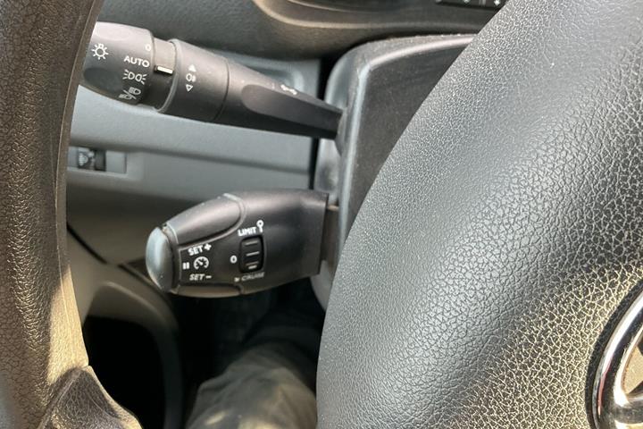 Rød Toyota ProAce fra 2020