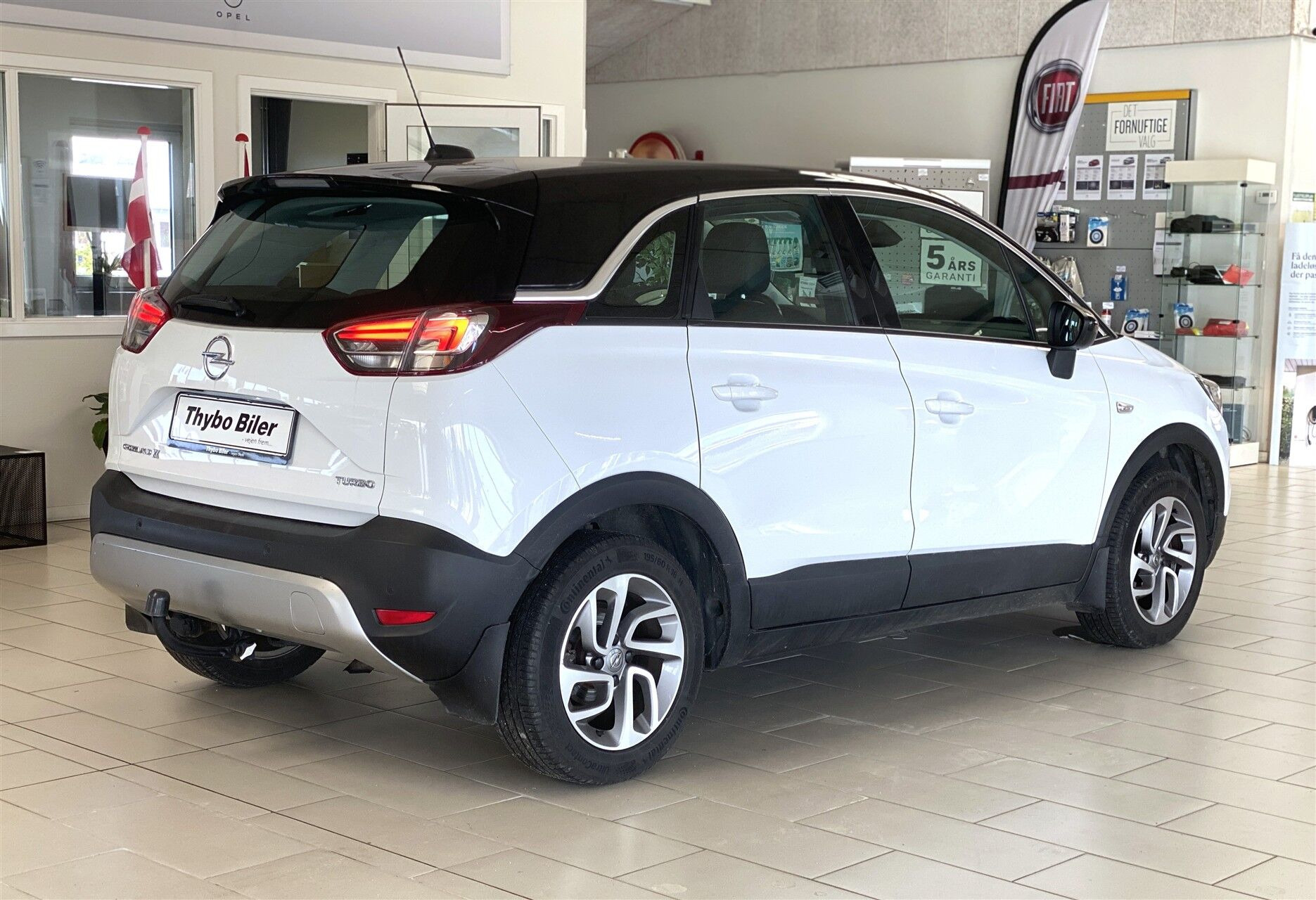 Hvid Opel Crossland X fra 2017
