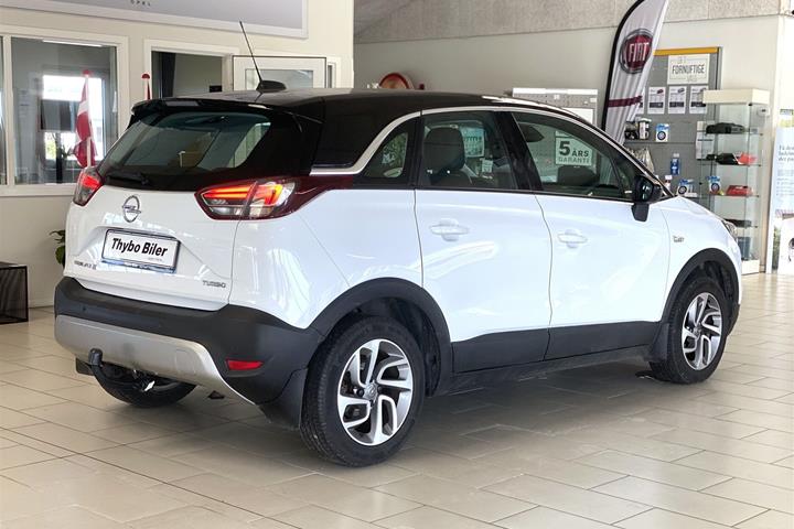 Hvid Opel Crossland X fra 2017