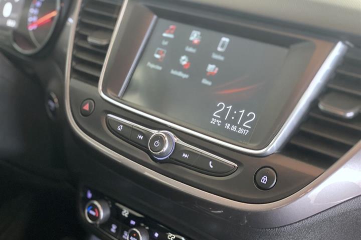 Hvid Opel Crossland X fra 2017