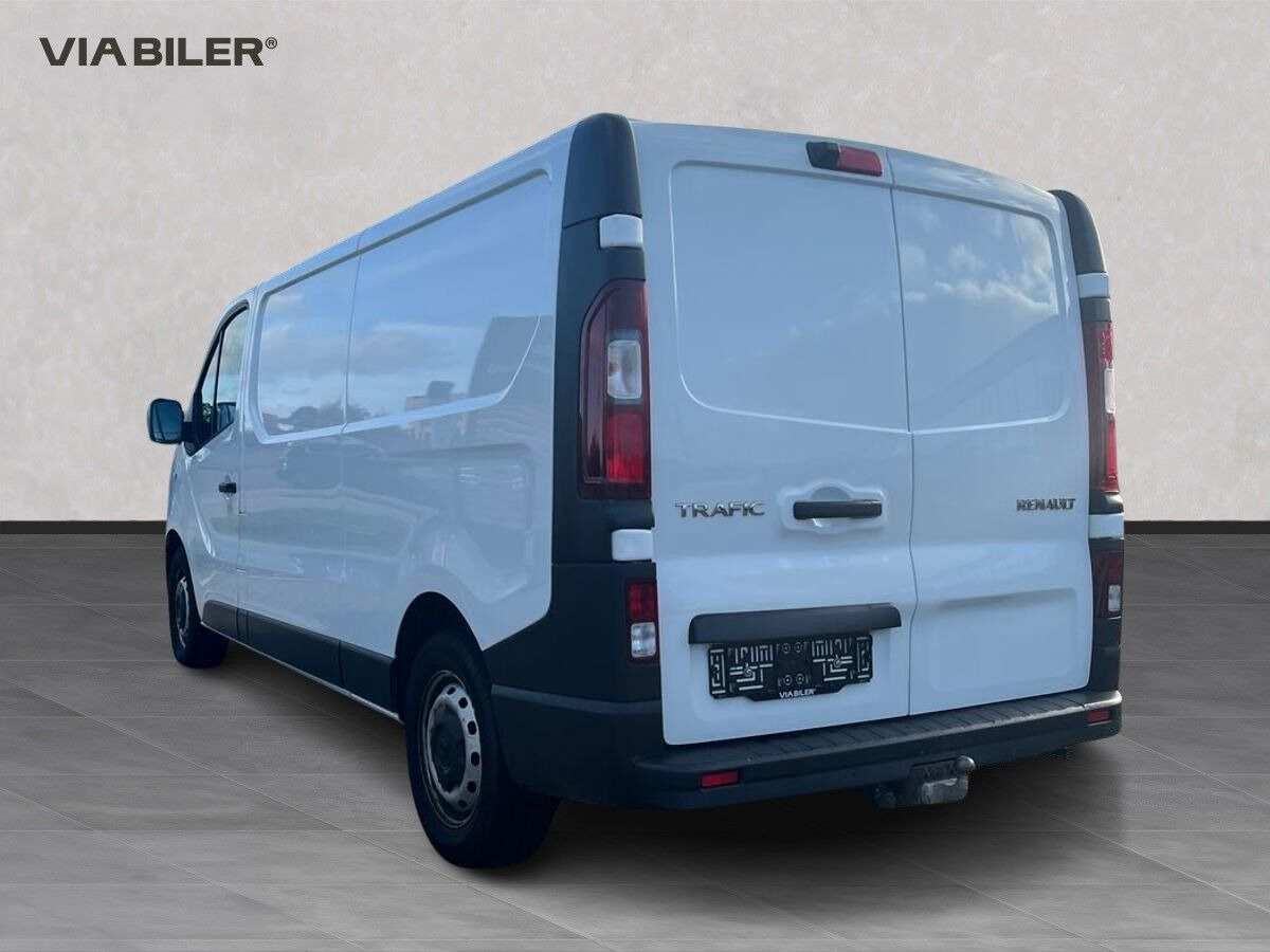 Hvid Renault Trafic fra 2021
