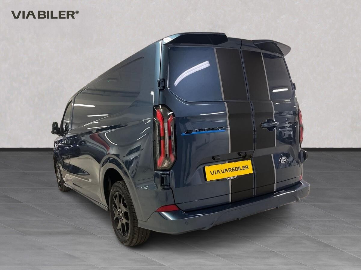 Hvid Ford E-Transit Custom fra 2026