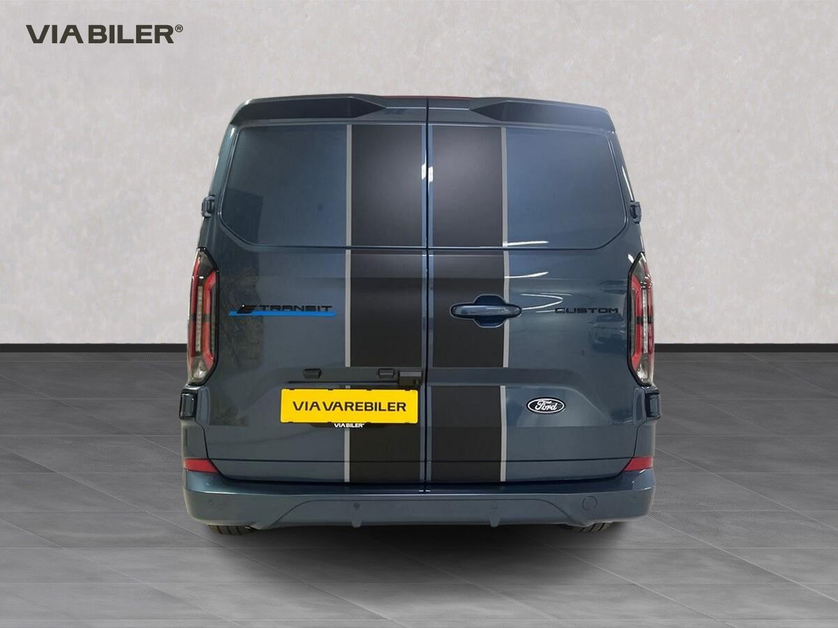 Hvid Ford E-Transit Custom fra 2026