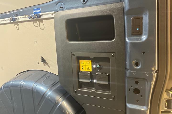 Hvid Ford E-Transit Custom fra 2026