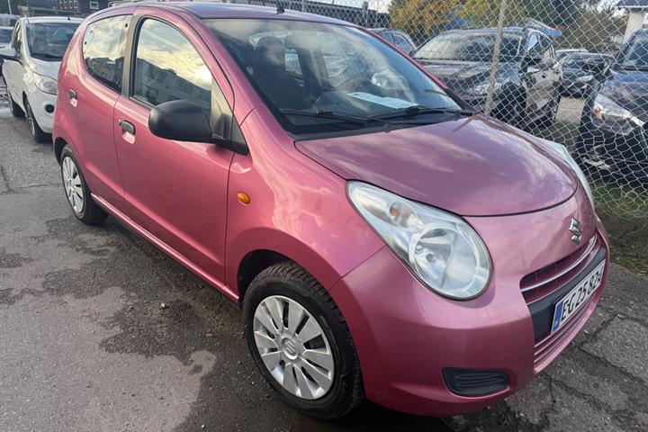 Pink Suzuki Alto fra 2010