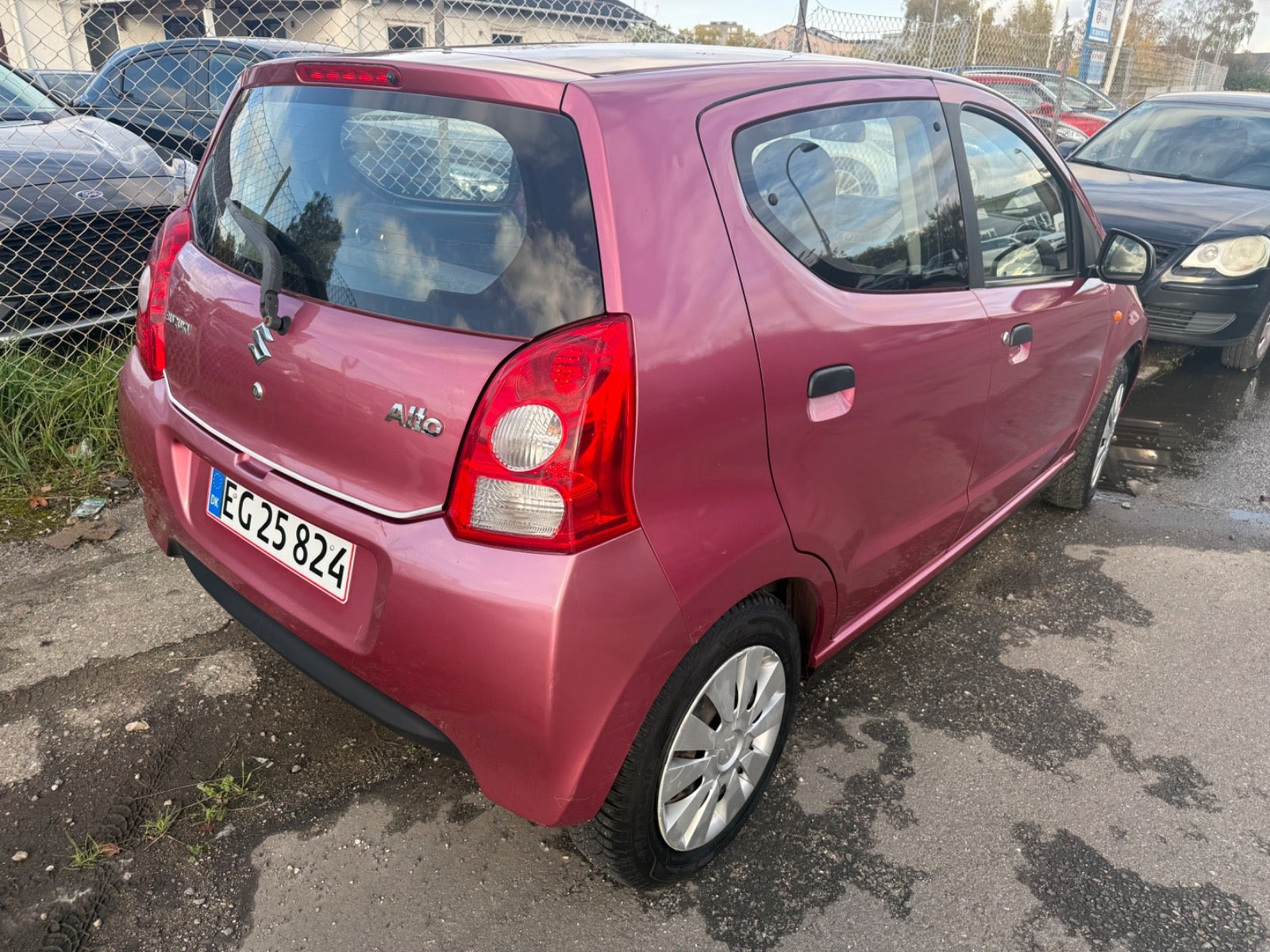 Pink Suzuki Alto fra 2010