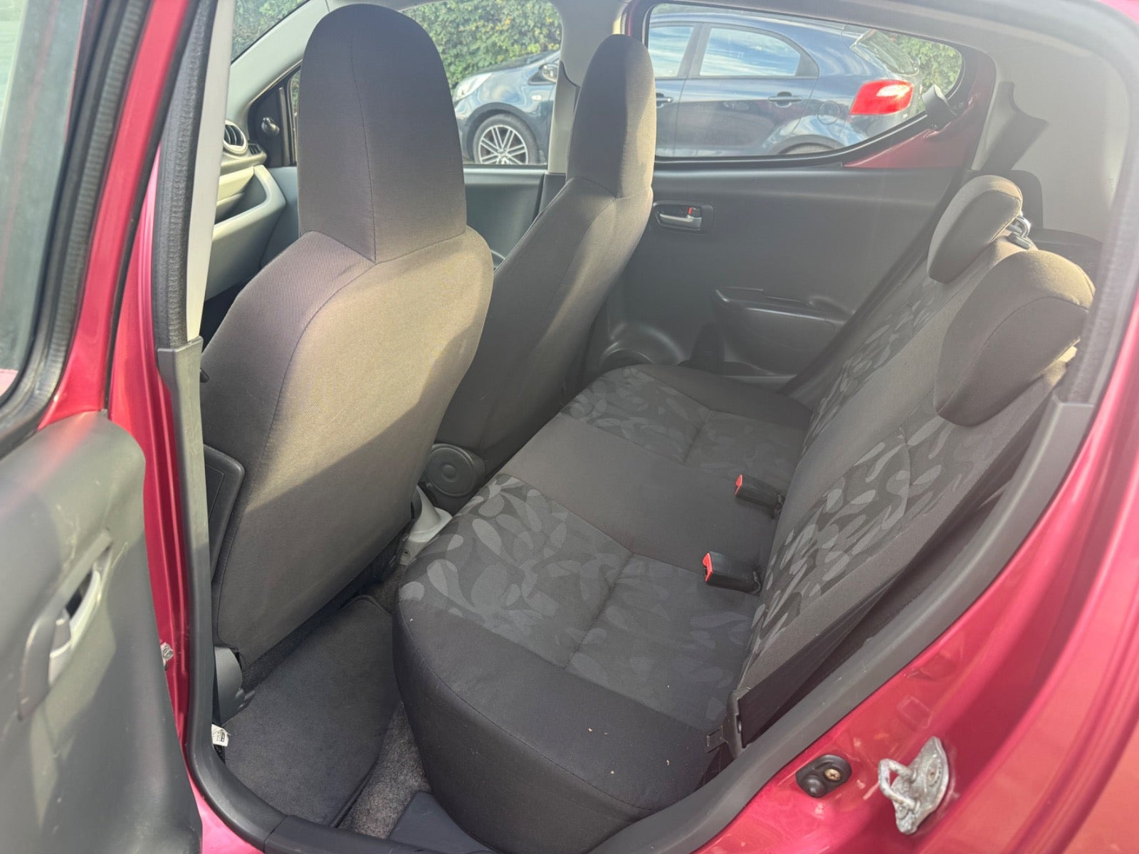 Pink Suzuki Alto fra 2010