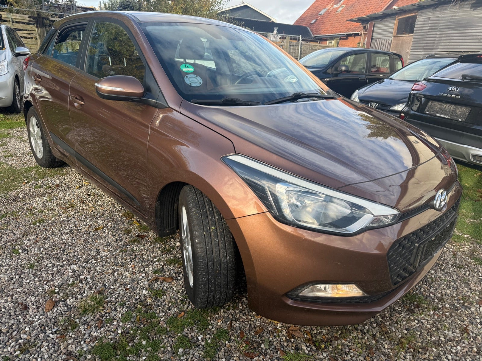 Brun Hyundai i20 fra 2015