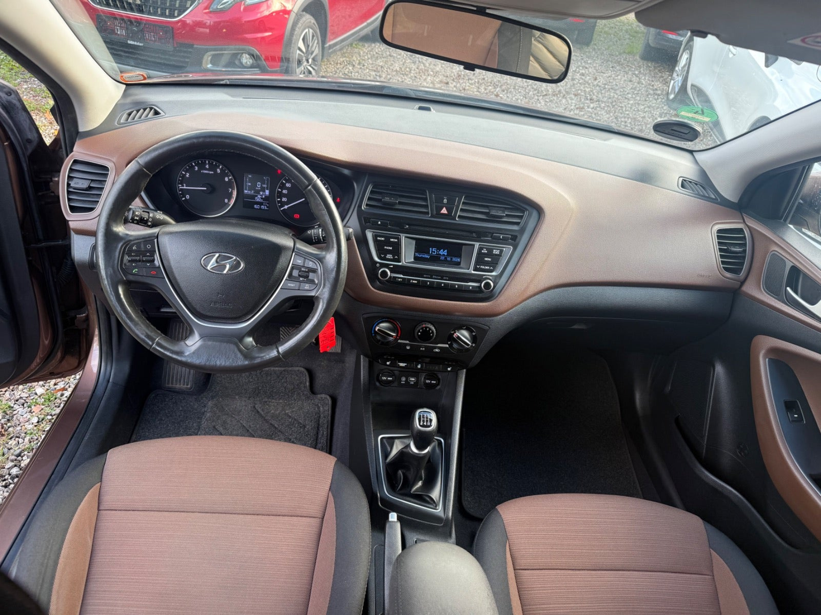 Brun Hyundai i20 fra 2015