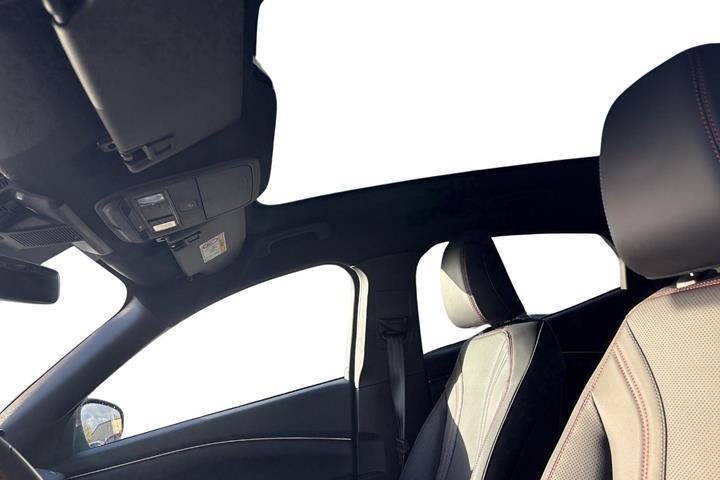 Grøn Ford Mustang Mach-E fra 2025