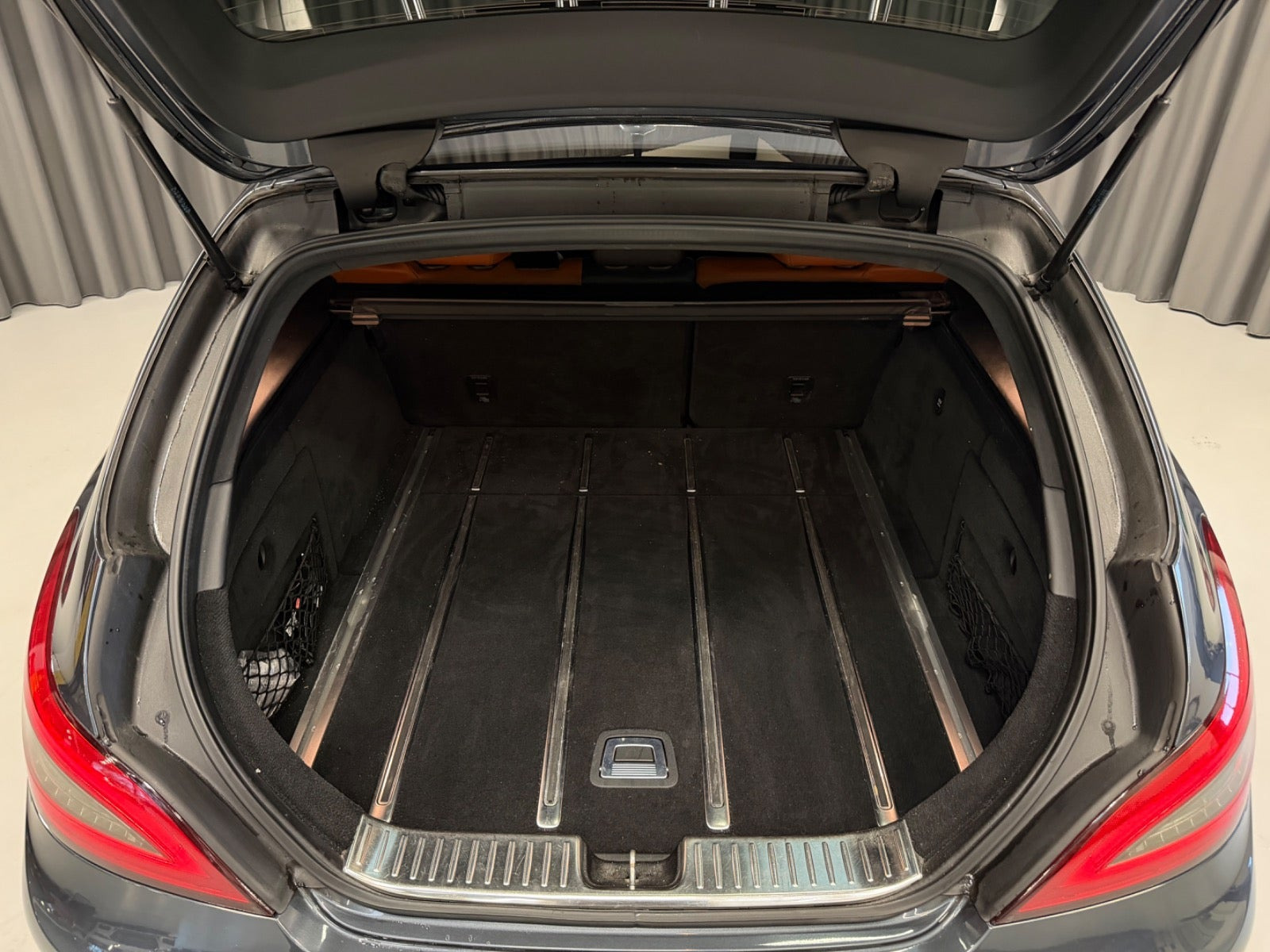 Grå Mercedes CLS63 fra 2014