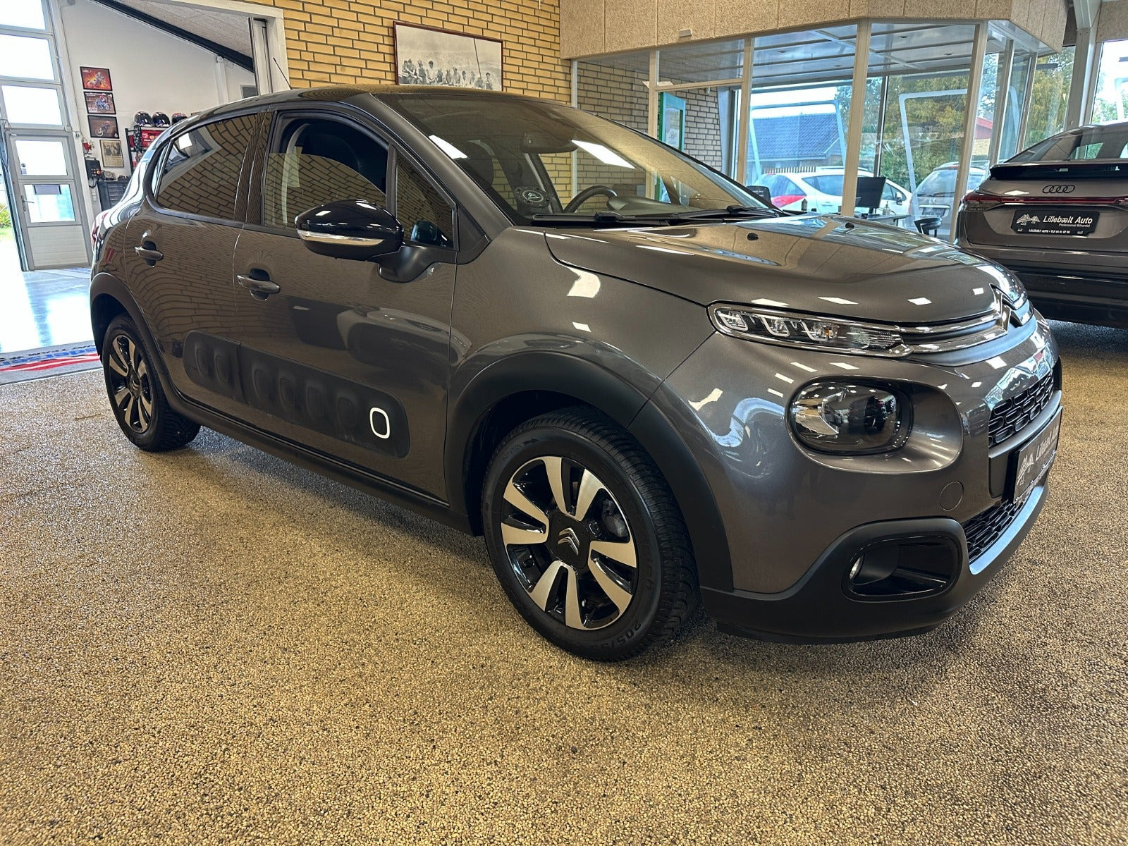 Grå Citroën C3 fra 2020