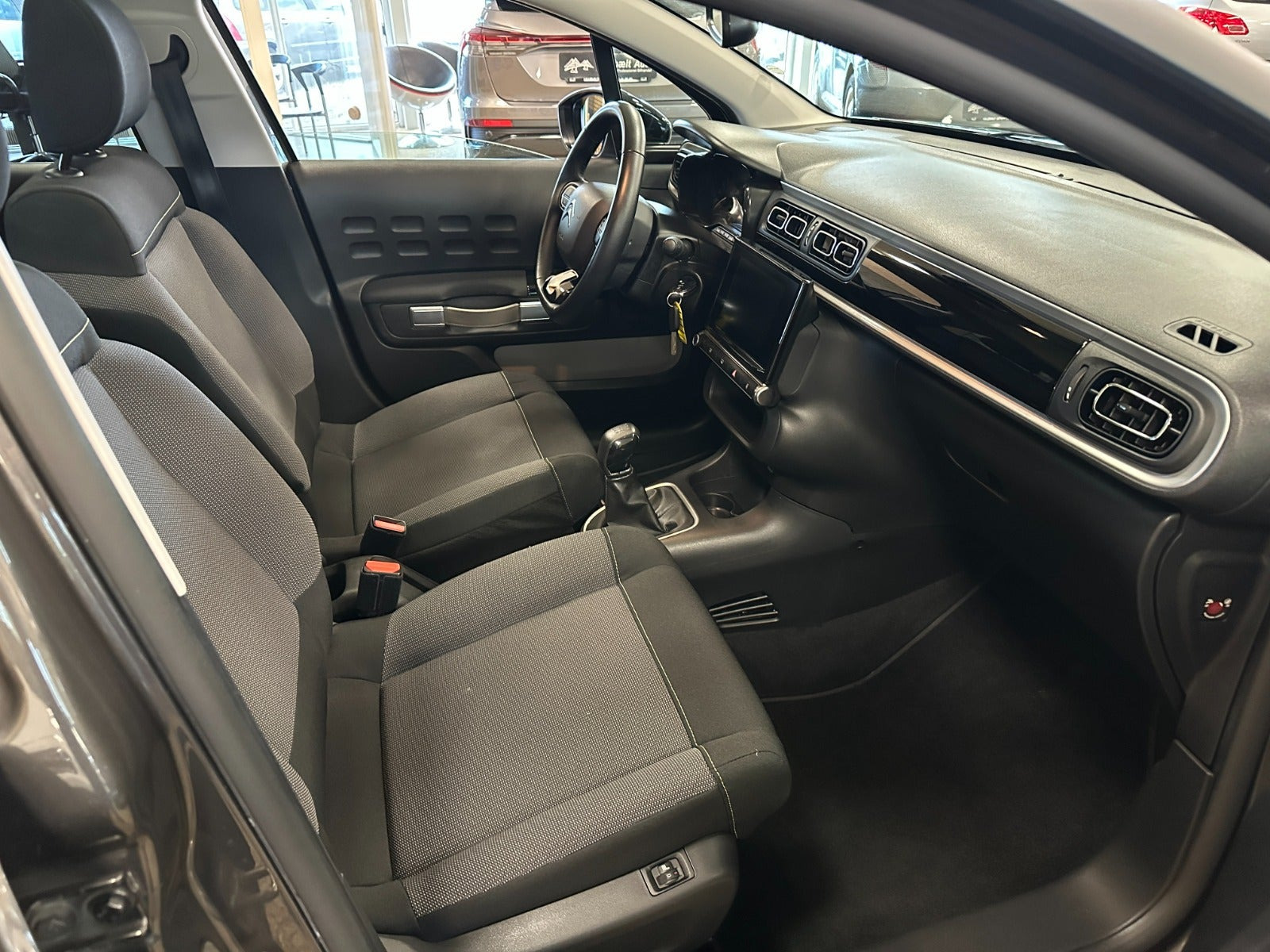 Grå Citroën C3 fra 2020
