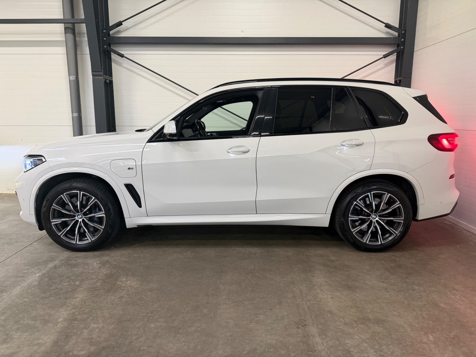 Hvid BMW X5 fra 2020