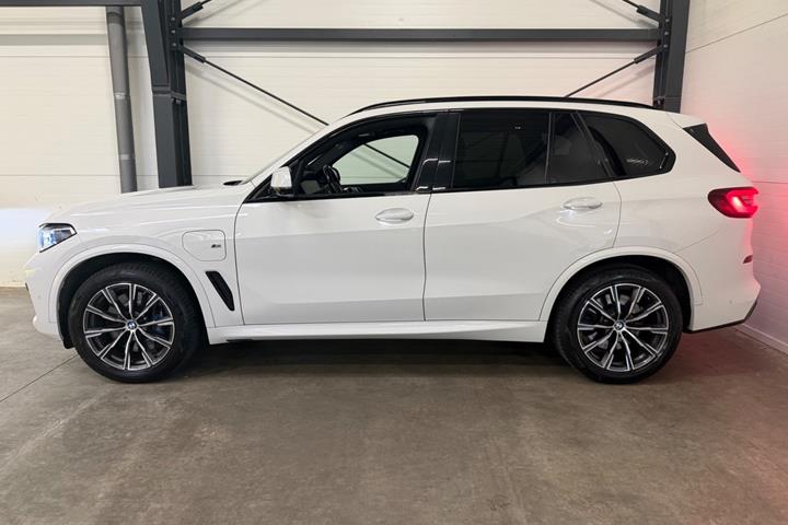 Hvid BMW X5 fra 2020