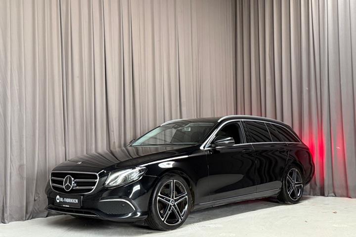 Sort Mercedes E220 d fra 2020