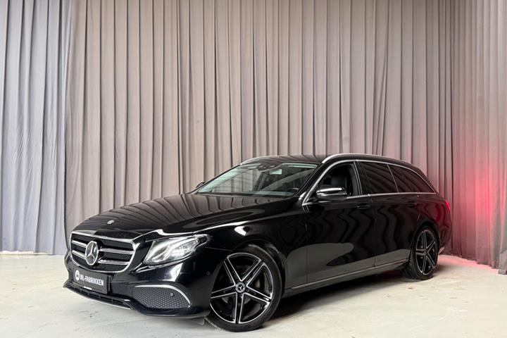 Sort Mercedes E220 d fra 2020