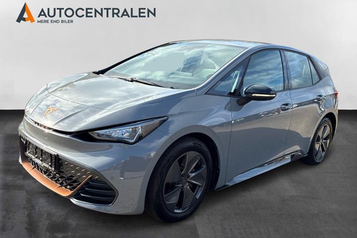 Grå Cupra Born fra 2024 set udefra
