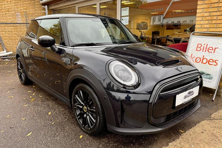 Sort Mini Cooper SE fra 2023