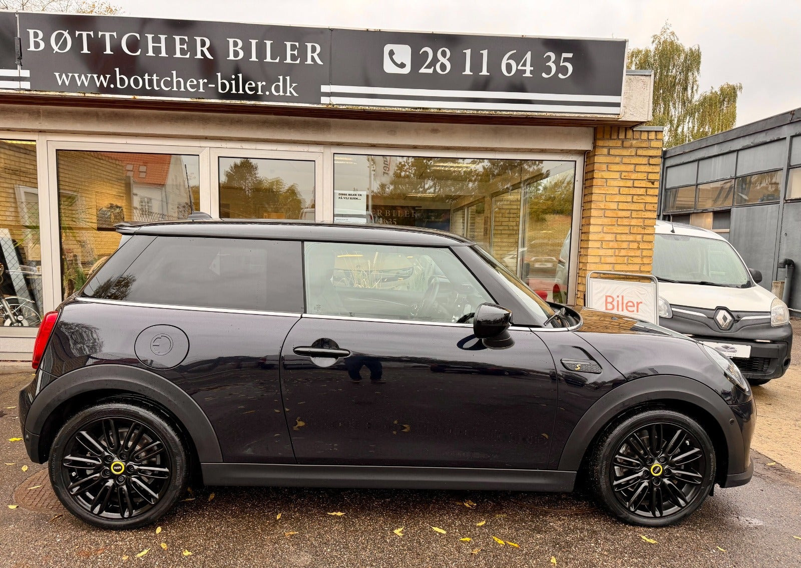 Sort Mini Cooper SE fra 2023