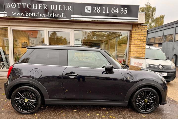 Sort Mini Cooper SE fra 2023