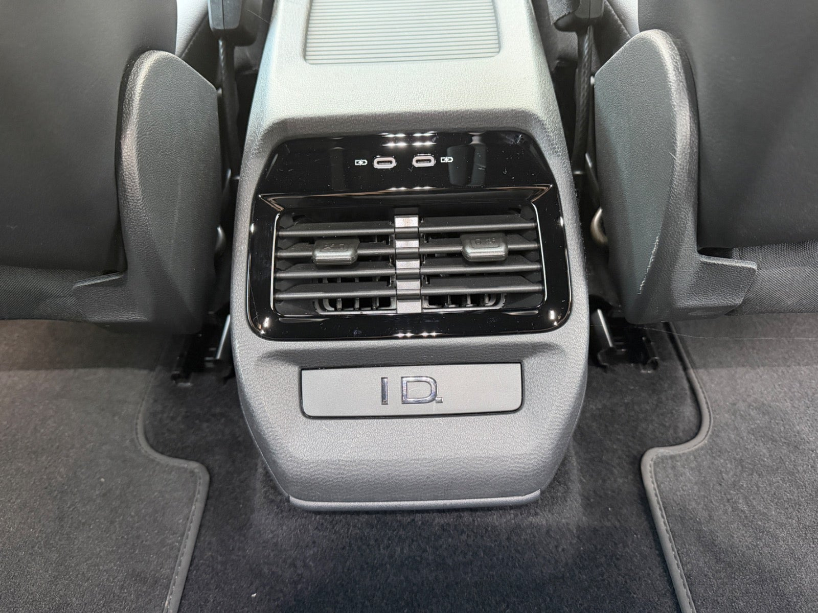 Blå VW ID.4 fra 2025