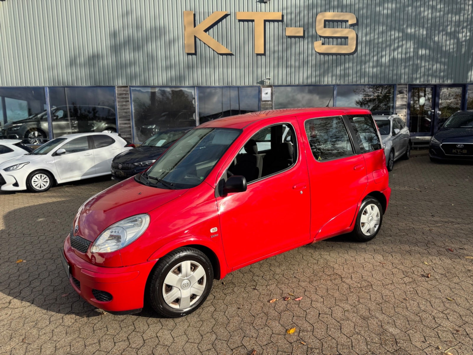 undefined Toyota Yaris Verso fra 2005 set udefra