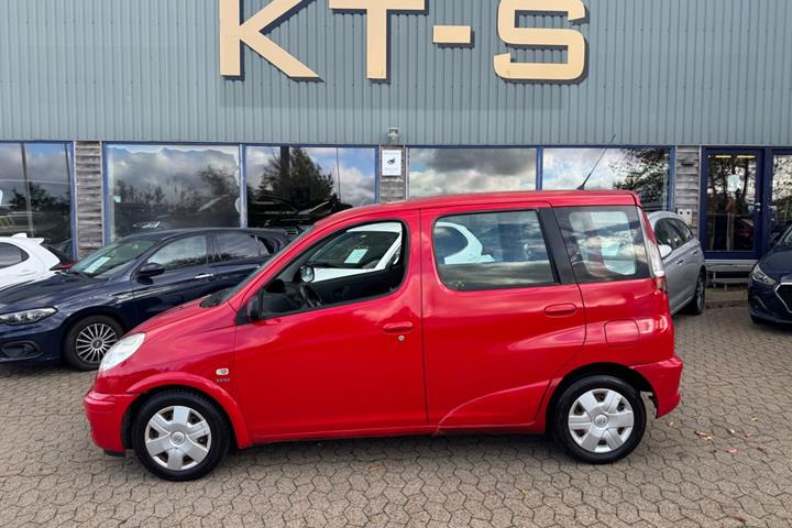 undefined Toyota Yaris Verso fra 2005 set udefra