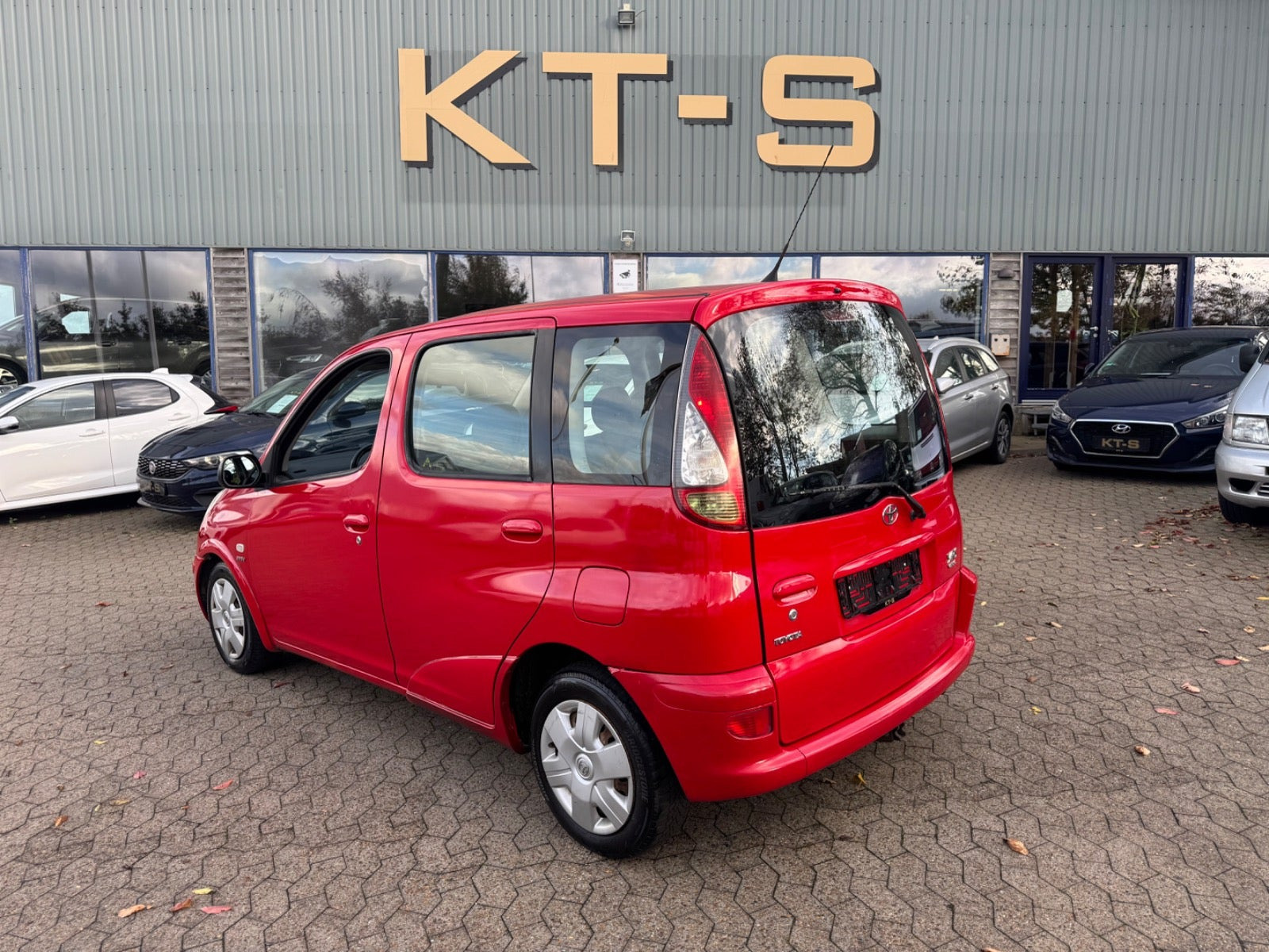undefined Toyota Yaris Verso fra 2005 set udefra
