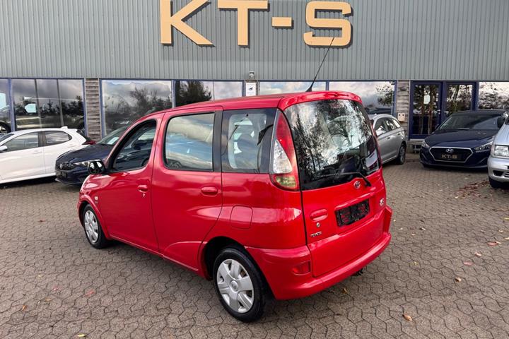 undefined Toyota Yaris Verso fra 2005 set udefra