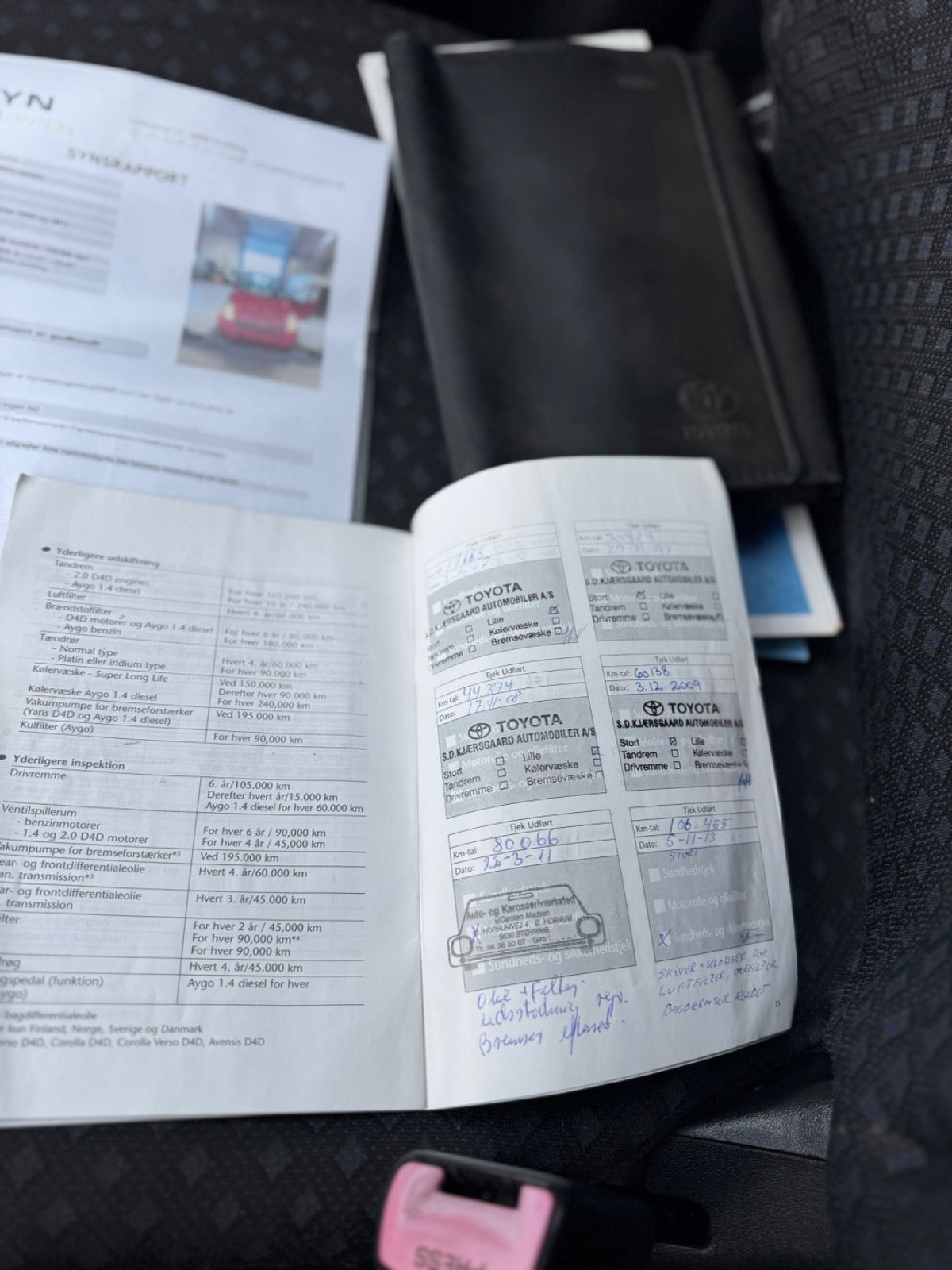 undefined Toyota Yaris Verso fra 2005 set indefra