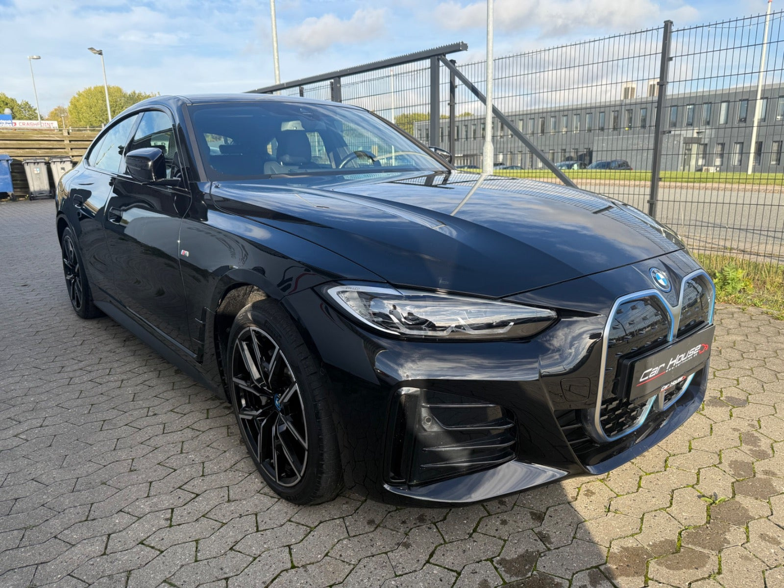 Sort BMW i4 fra 2023