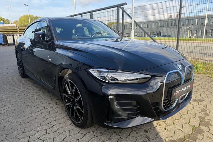 Sort BMW i4 fra 2023