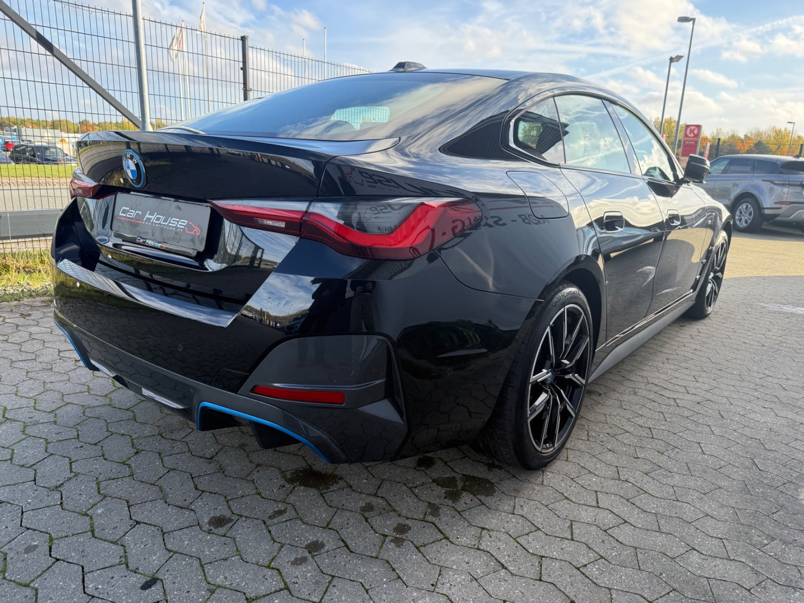 Sort BMW i4 fra 2023