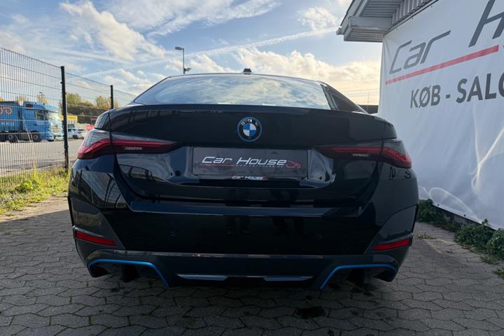 Sort BMW i4 fra 2023