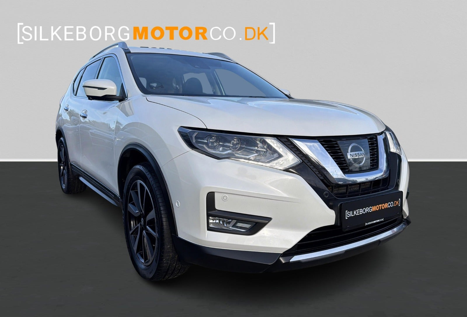Hvid Nissan X-Trail fra 2018