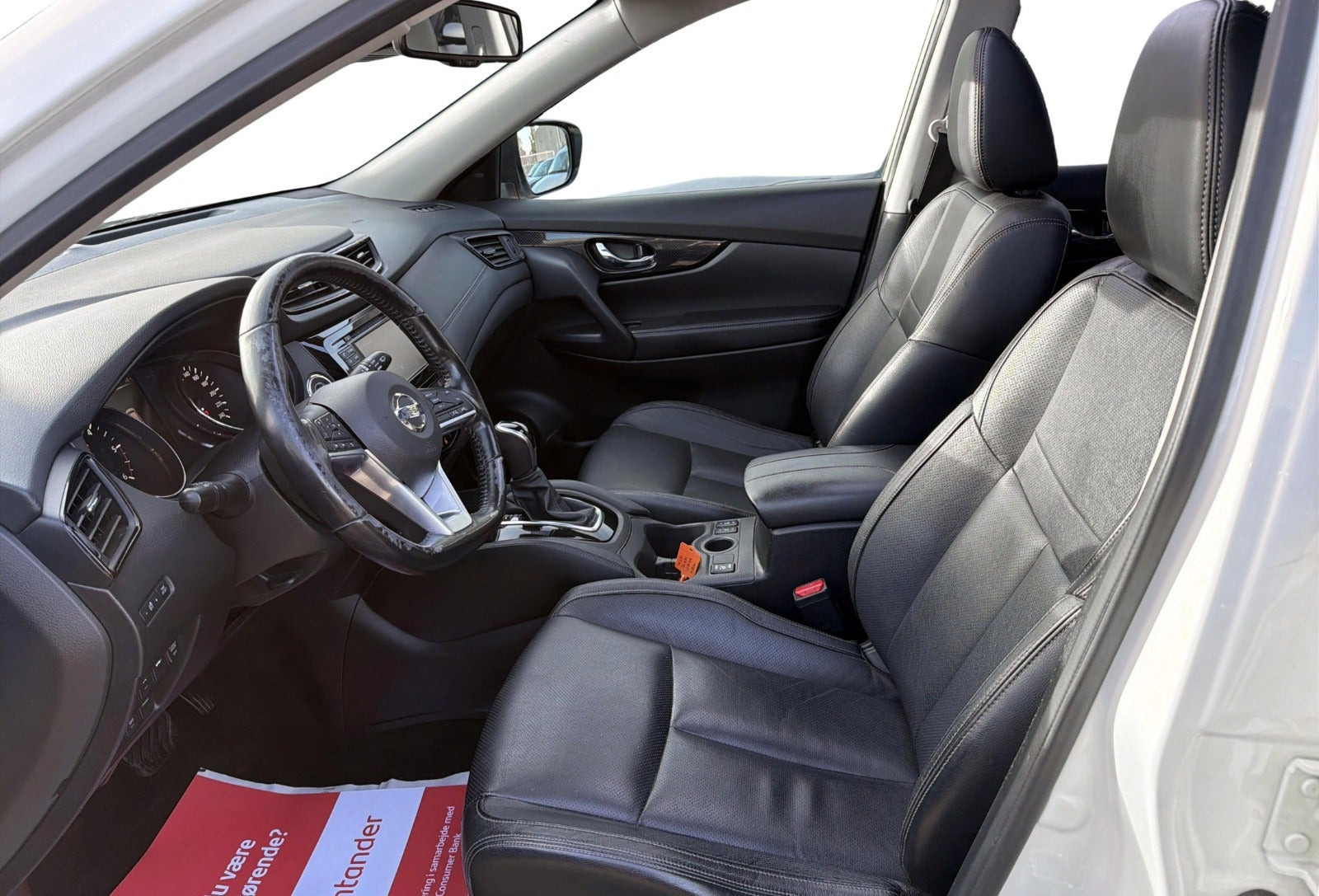 Hvid Nissan X-Trail fra 2018