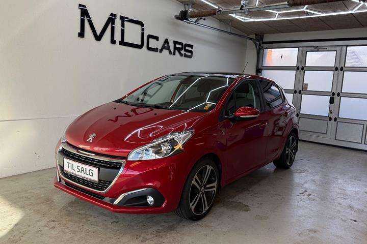 Rød Peugeot 208 fra 2019