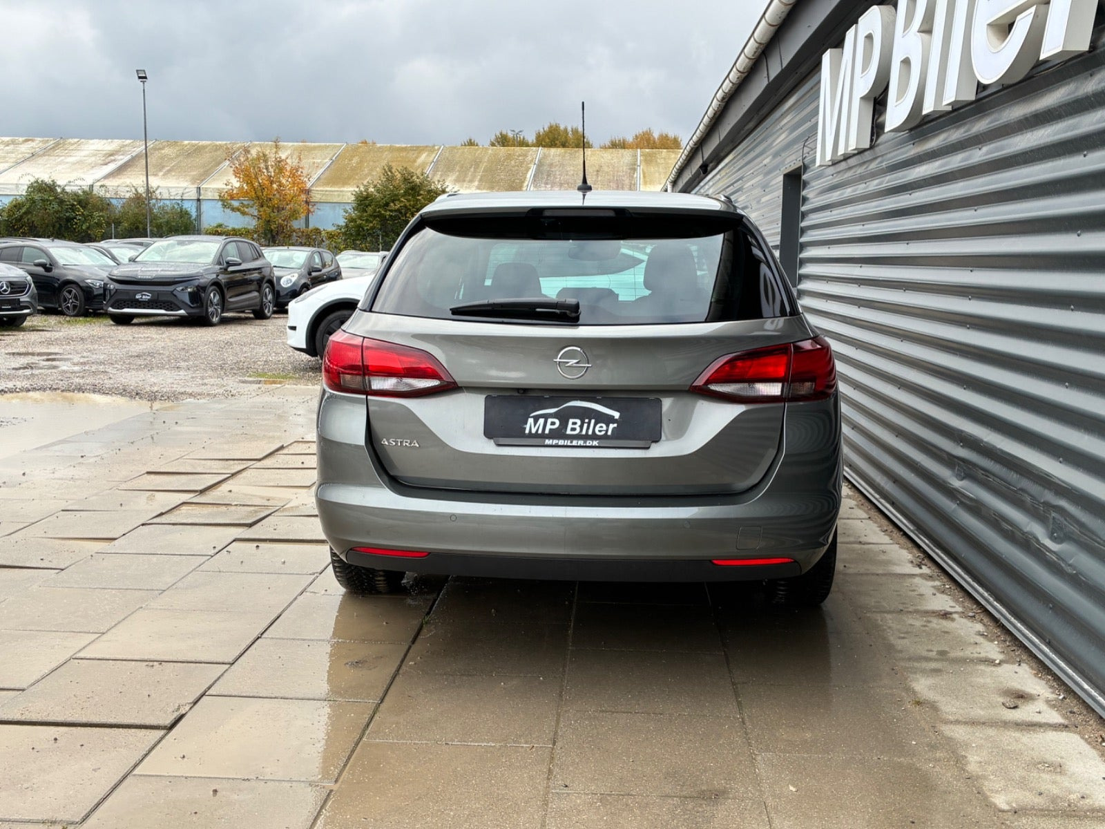 Grå Opel Astra fra 2020