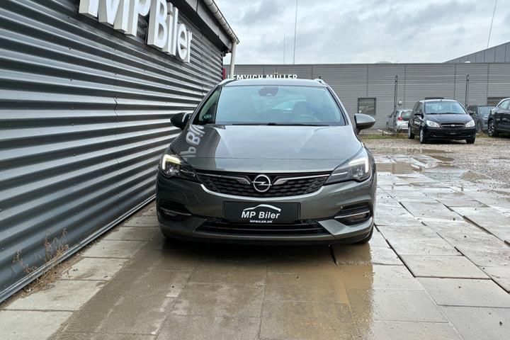 Grå Opel Astra fra 2020