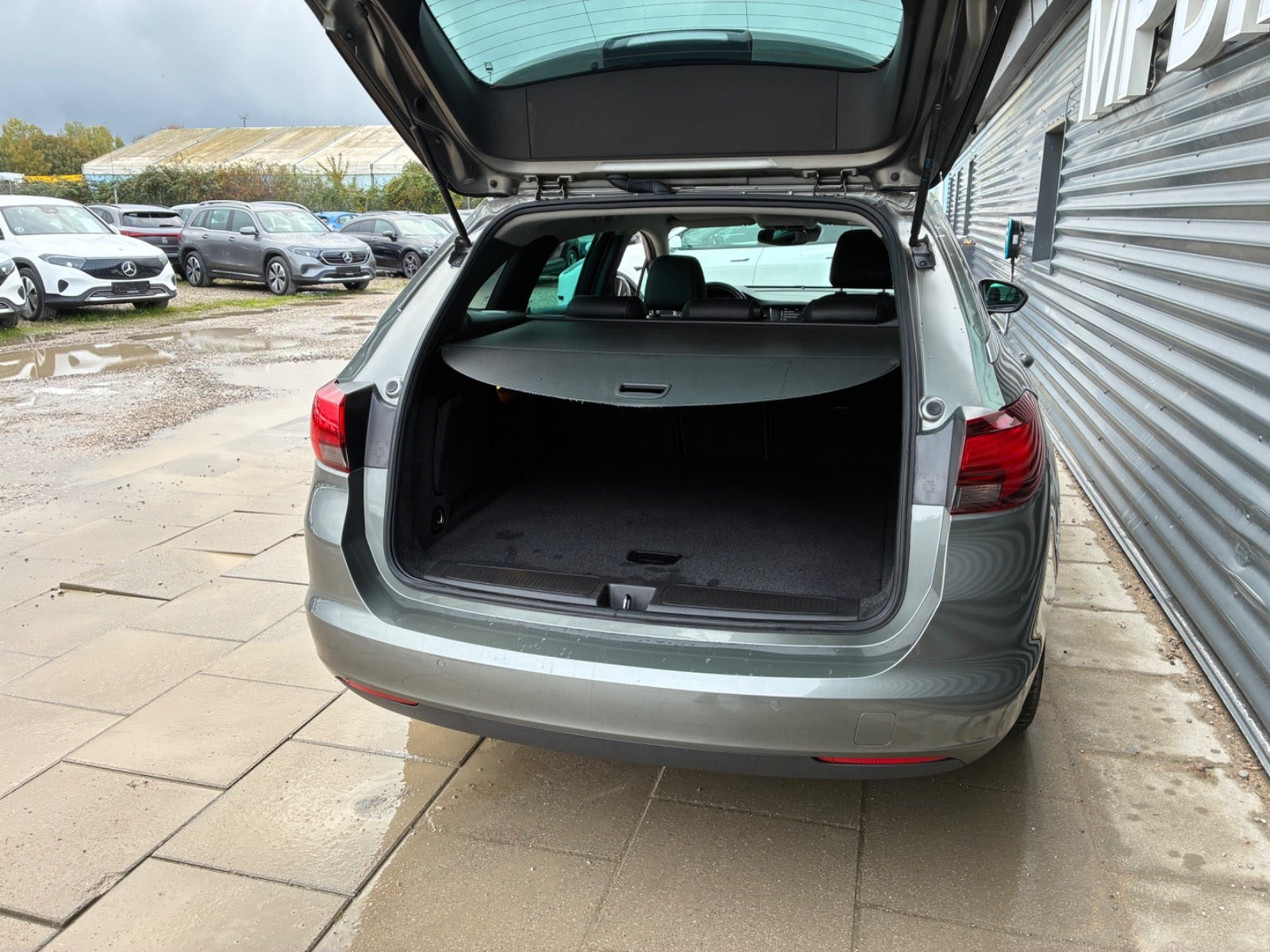 Grå Opel Astra fra 2020
