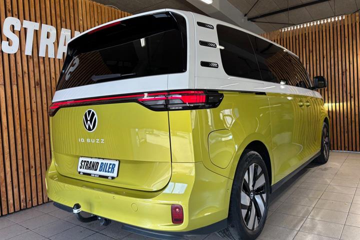 Gul VW ID.Buzz fra 2025