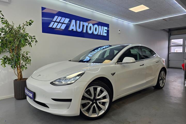 Hvid Tesla Model 3 fra 2019