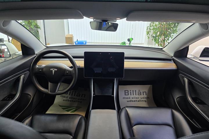Hvid Tesla Model 3 fra 2019