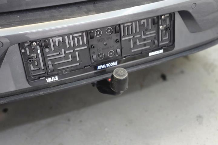 Grå VW Golf VII fra 2020