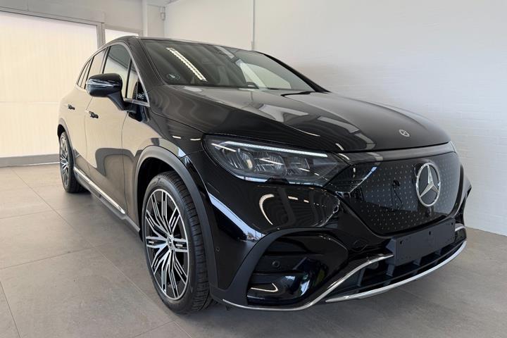 Sort Mercedes EQE350 SUV fra 2024